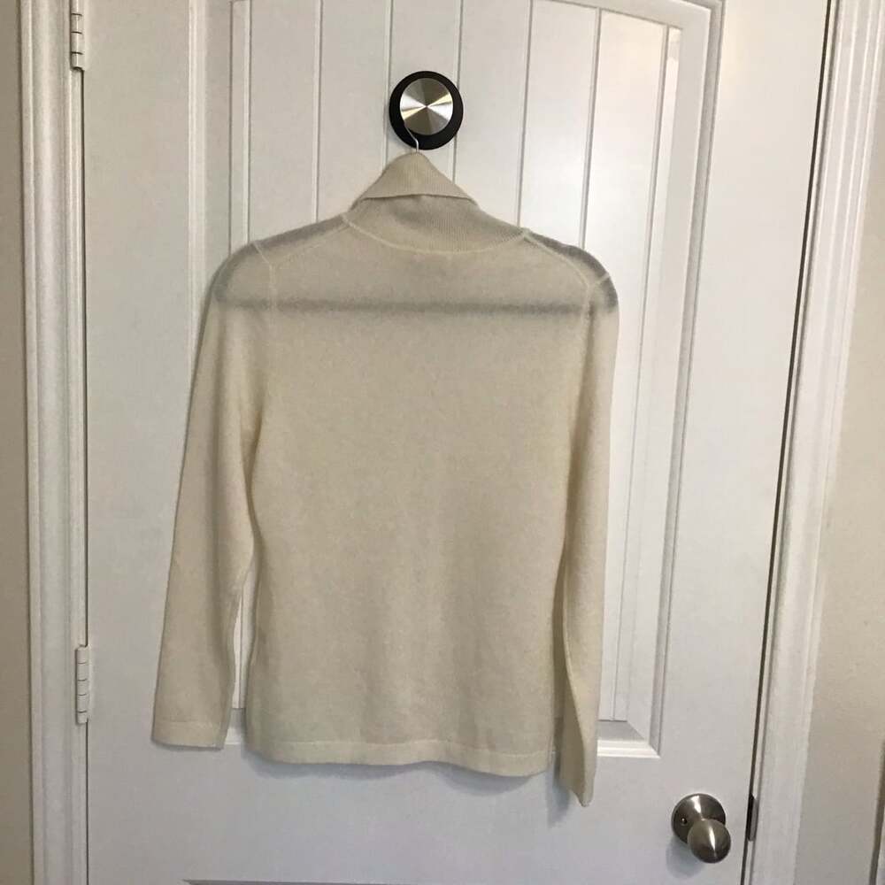 Garnet Hill Lightweight Cashmere Turtleneck Sweater Size S Ivory Cream Luxury - Picture 2 of 9